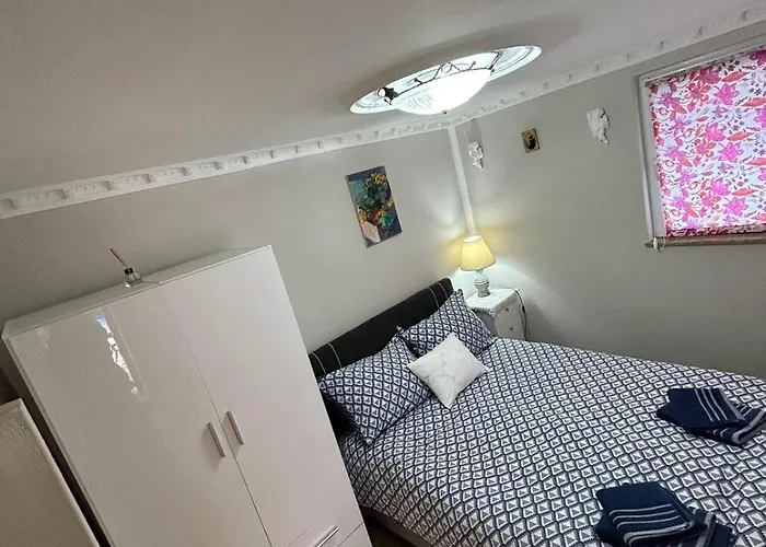 Pelcic,with Wifi And Free Parking Apartament *